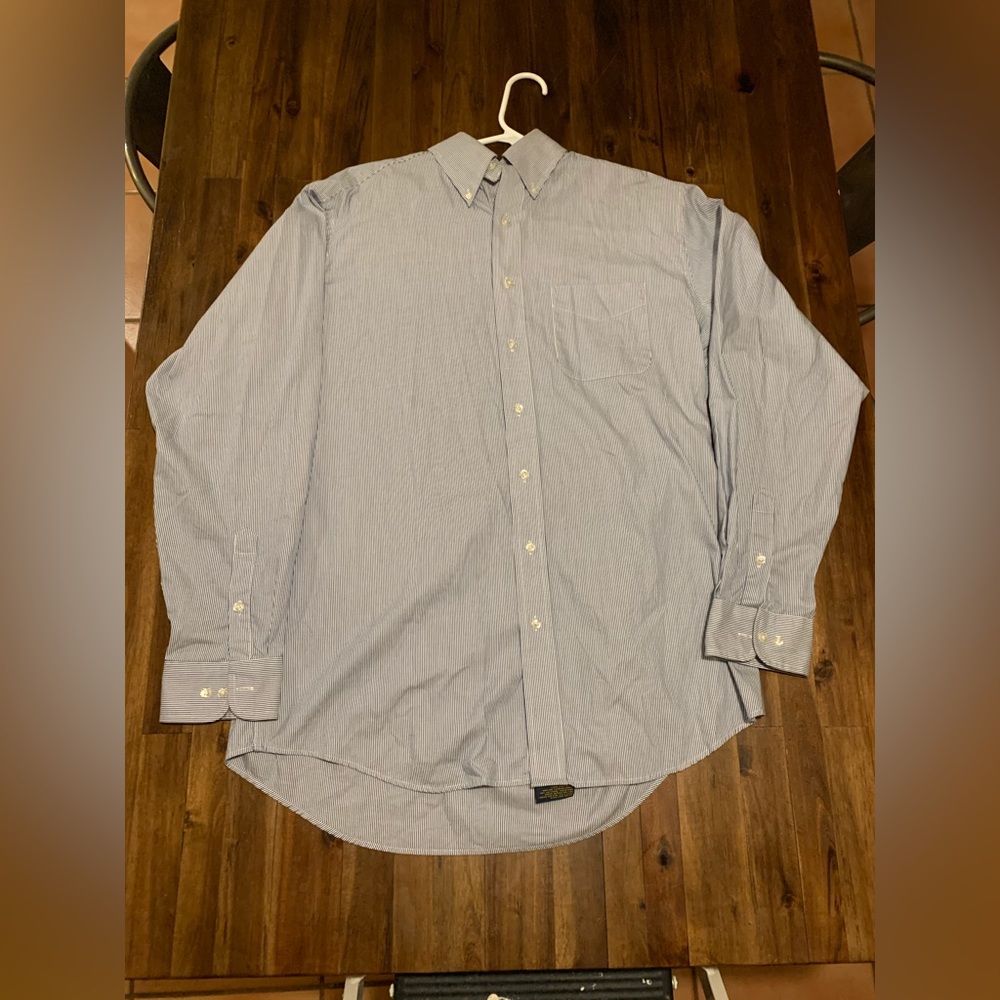 Men’s collared long sleeve dress shirt